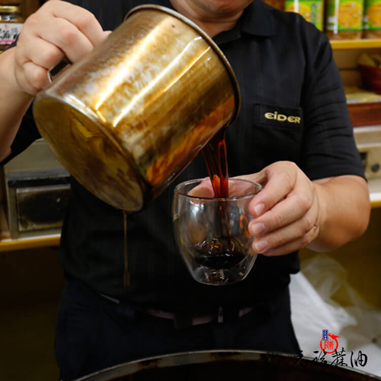 特級麻油(黑麻油,胡麻油)色澤