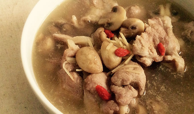 麻油蘑菇肉片湯